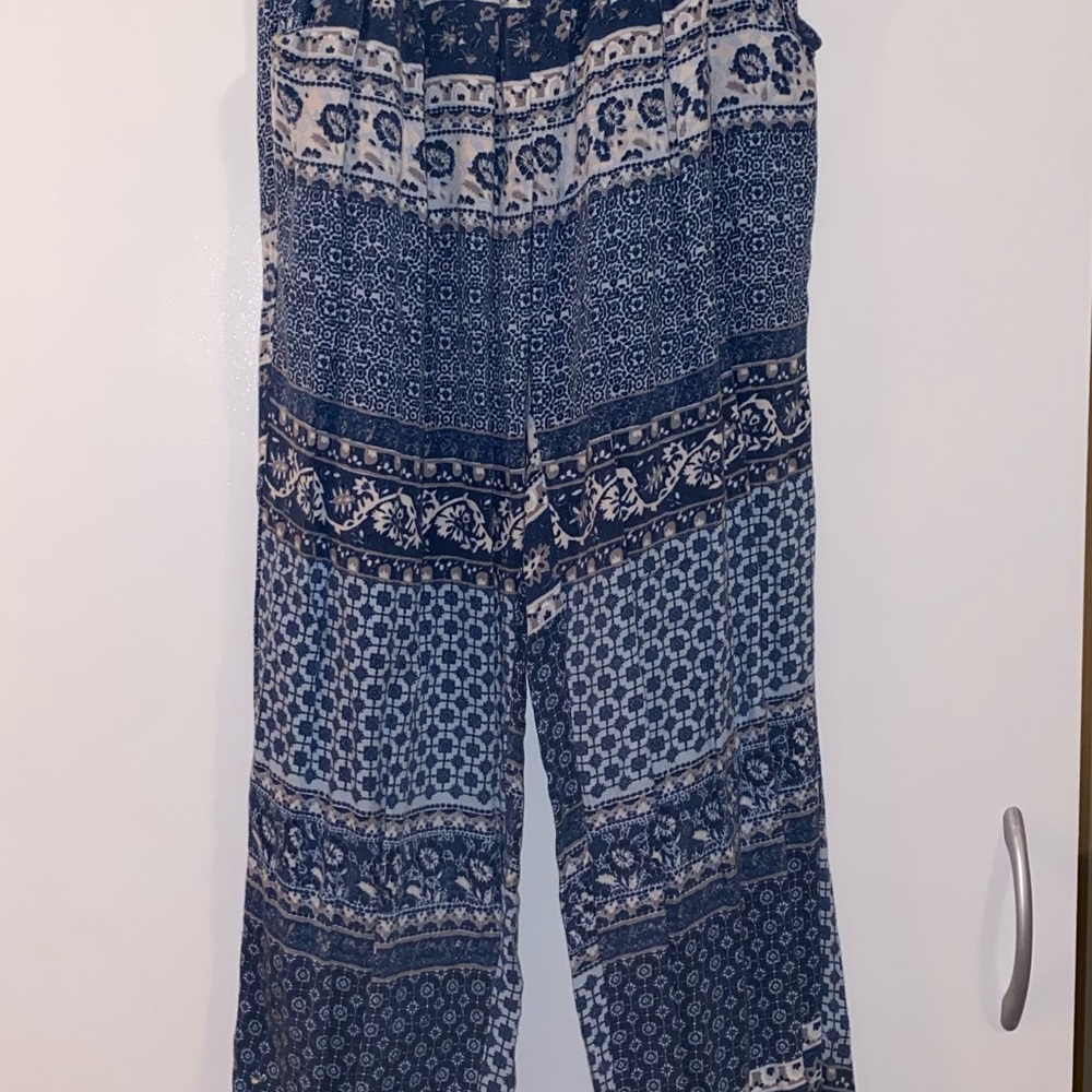 Blue Flowy Patterned Pants (s)